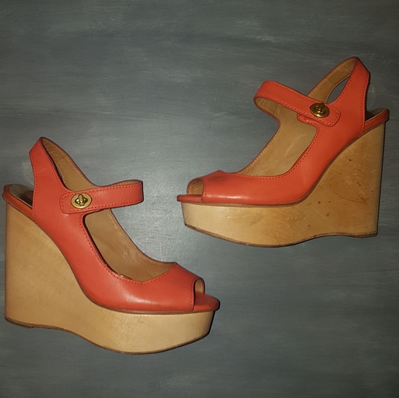 Coach Shoes - 🌈Vintage Coach Leather Turnlock Wedges